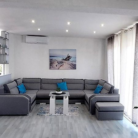 Luna Apartments บาชกาโวดา ภายนอก รูปภาพ