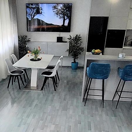 Luna Apartments บาชกาโวดา ภายนอก รูปภาพ